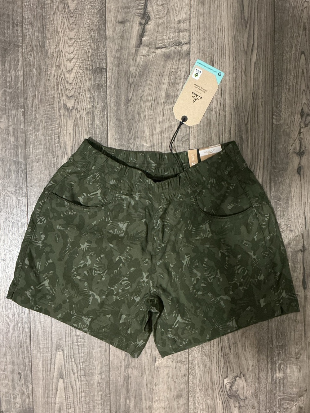New! Prana Olive Green Printed Women's Shorts NWT Gorpcore camp girl